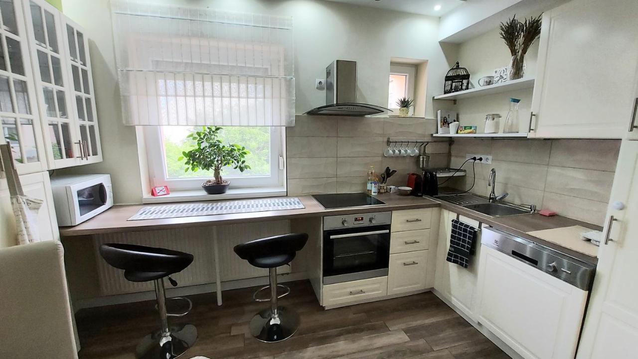 Ancsi Apartmant Kecskemét Bagian luar foto